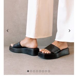 ALOHAS black vegan leather sandal